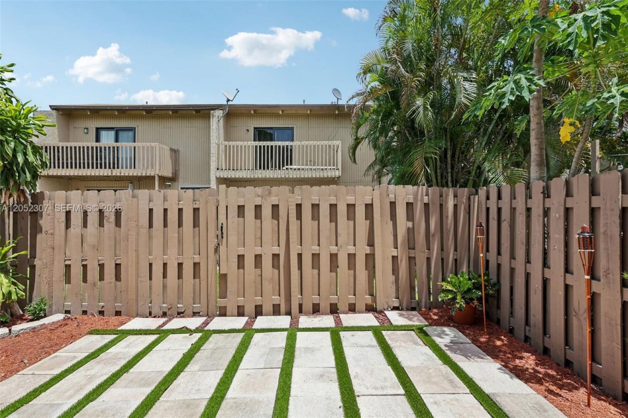 2112 SW 81st Way , Davie, FL 33324 Photo