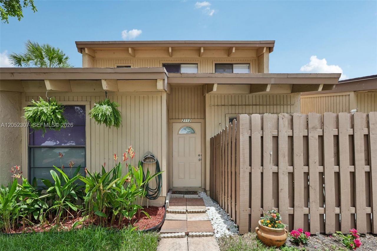 2112 SW 81st Way , Davie, FL 33324 Photo