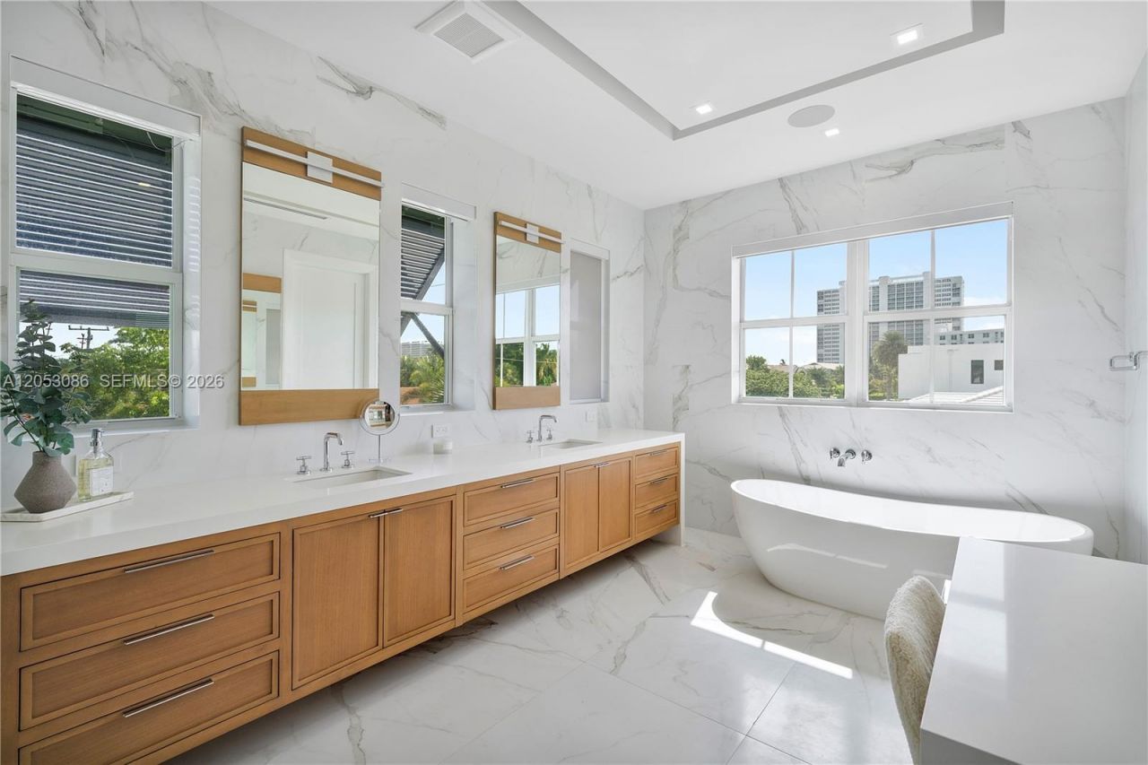 728 Malaga Dr , Boca Raton, FL 33432 Photo