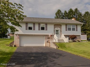 7 Pine Drive, Shavertown, PA 18708