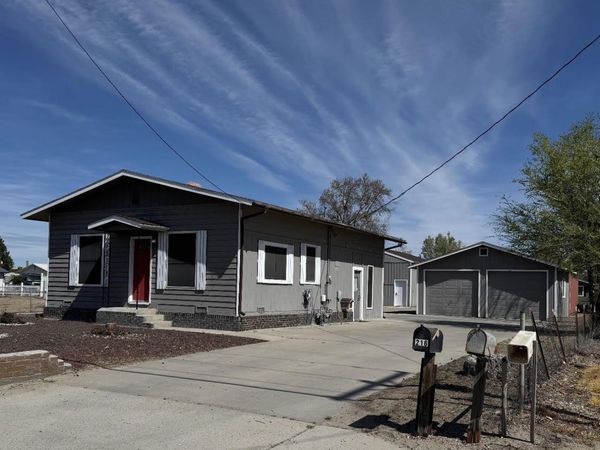 216 N Whitley Dr, Fruitland, ID 83619