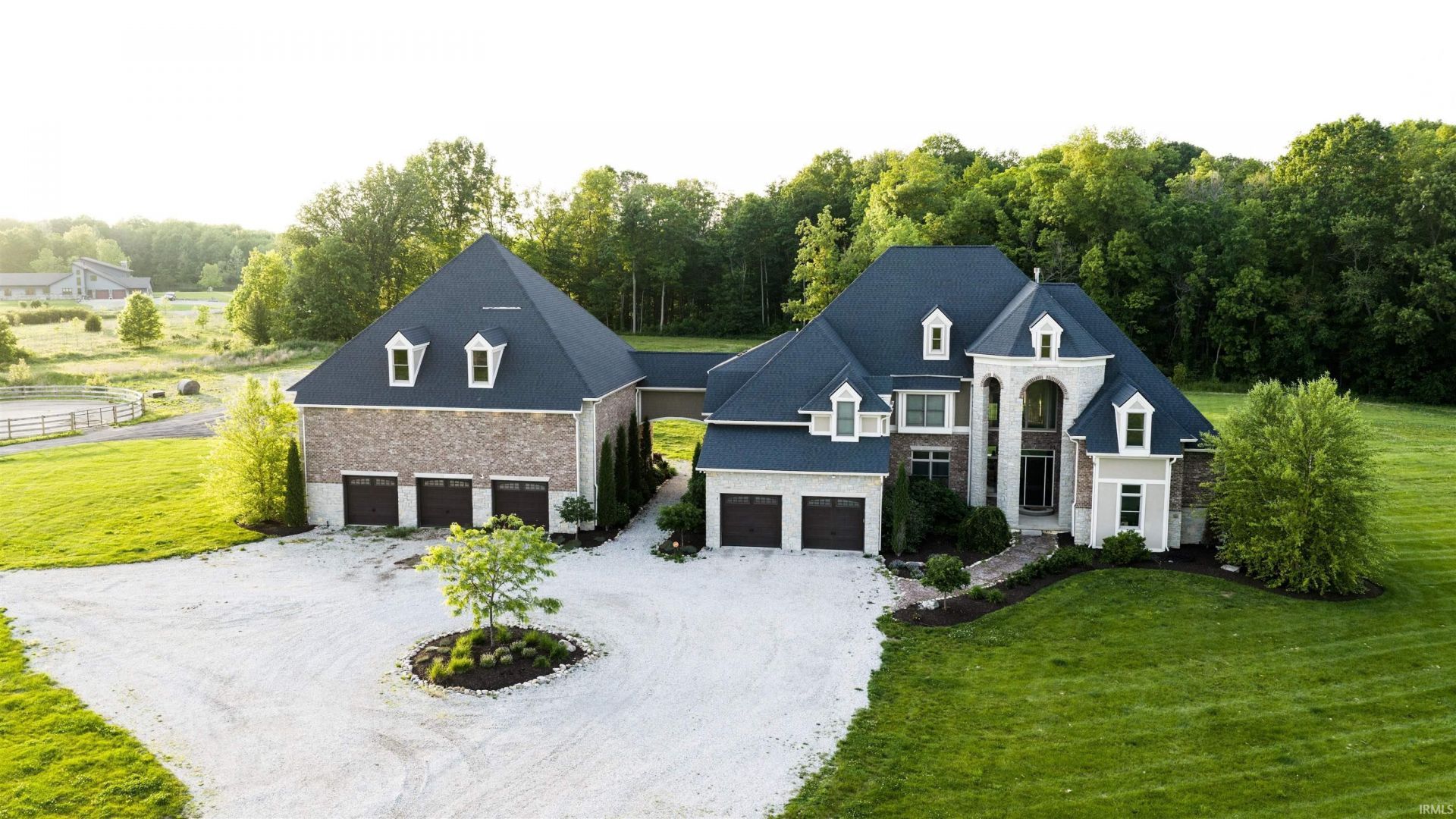910 S 800 E, Zionsville, IN 46075