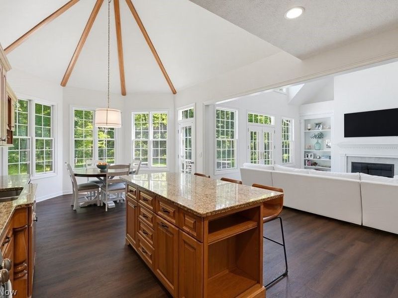 8390 Bainbrook Drive, Chagrin Falls, OH 44023 Photo 13
