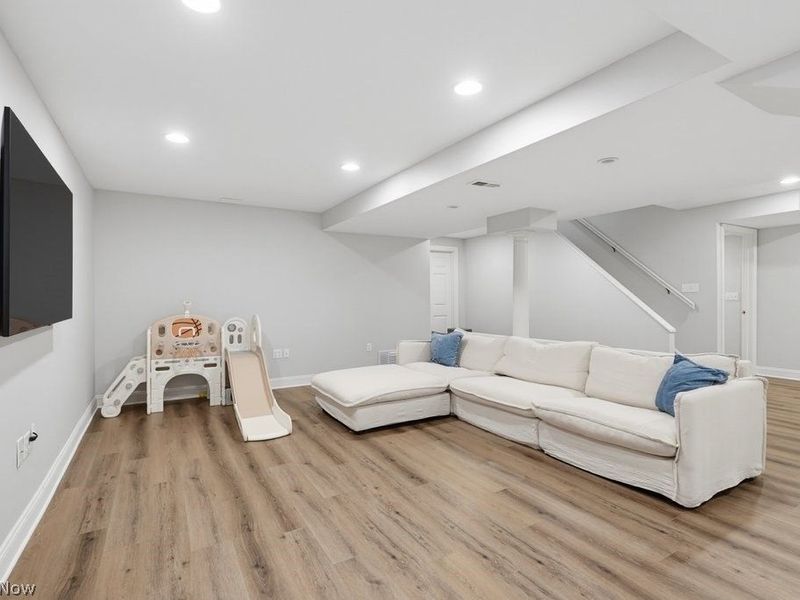 8390 Bainbrook Drive, Chagrin Falls, OH 44023 Photo 31