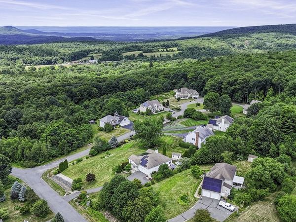 27 Spring Hill Rd, Belchertown, MA 01007