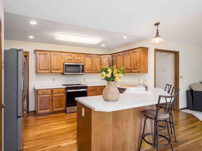1453 Hickory Gate Drive, Marysville, OH 43040 Photo 3