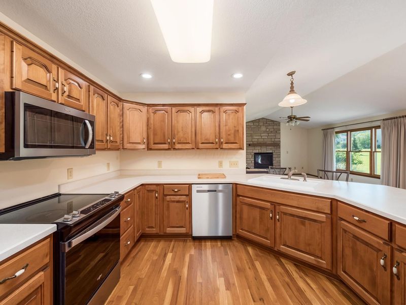 1453 Hickory Gate Drive, Marysville, OH 43040 Photo 5