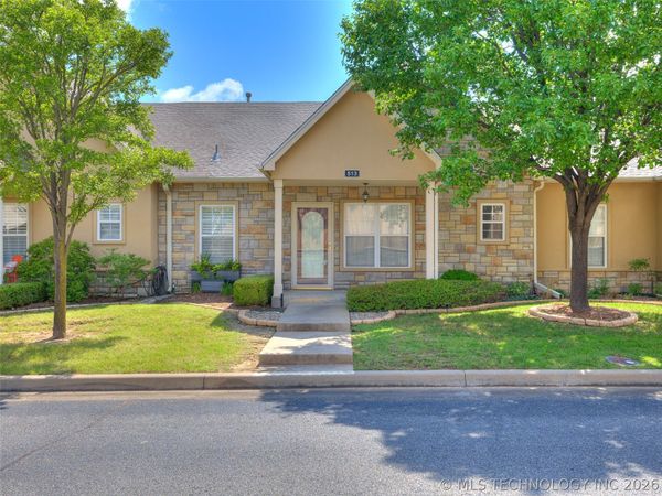 513 S Desert Palm Avenue , Broken Arrow, OK 74012