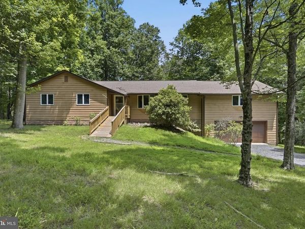 351 SILVERCREEK LANE, BERKELEY SPRINGS, WV 25411