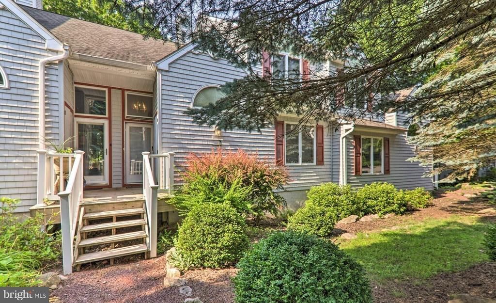 102 LAURELWOODS DRIVE , LAKE HARMONY, PA 18624