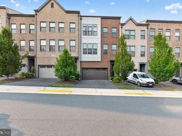 42302 CRAWFORD TERRACE, BRAMBLETON, VA 20148