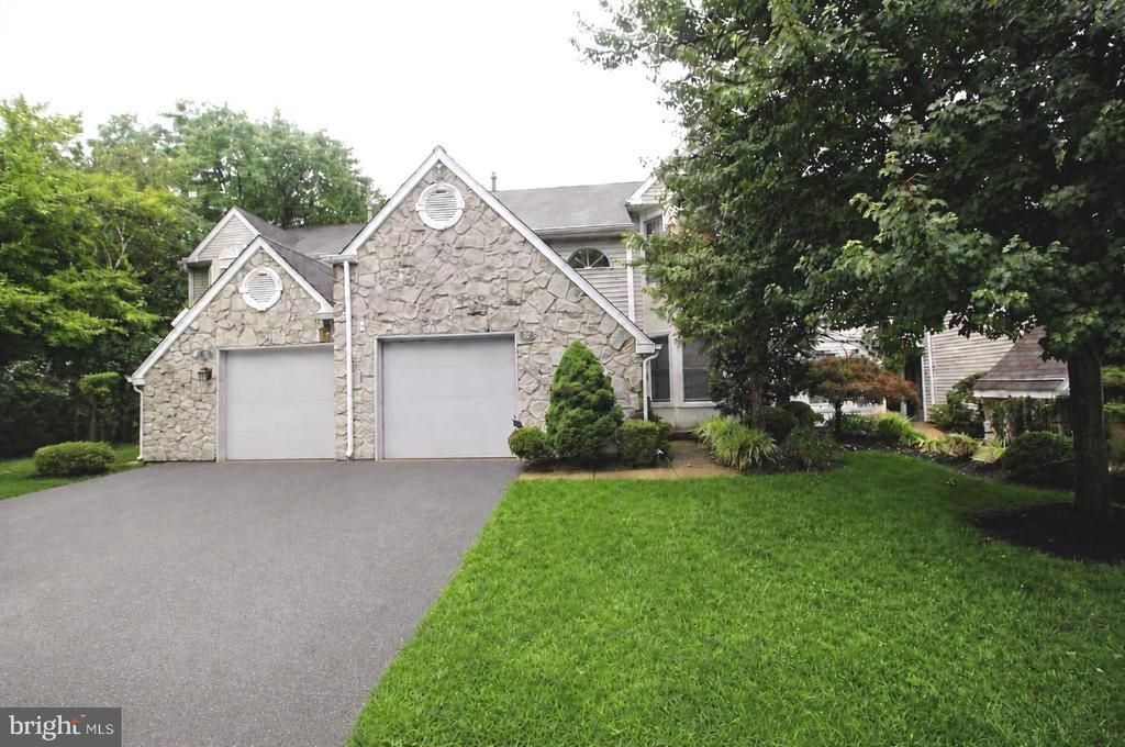 56 KANON COURT , NEWTOWN, PA 18940