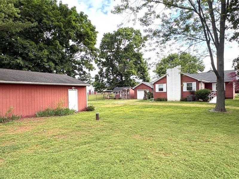 339 Belle Street SW, Hartville, OH 44632 Photo 2