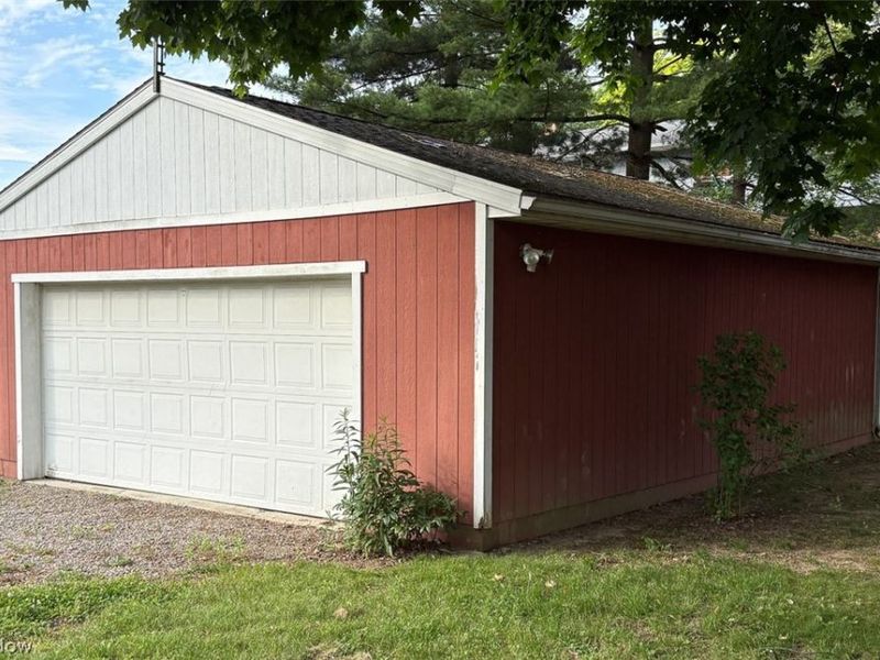 339 Belle Street SW, Hartville, OH 44632 Photo 4