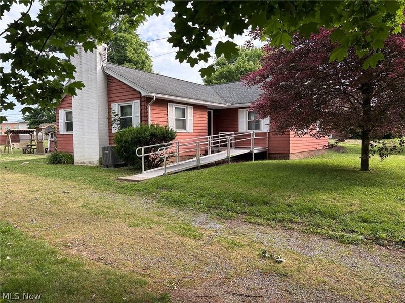 339 Belle Street SW, Hartville, OH 44632 Photo 7