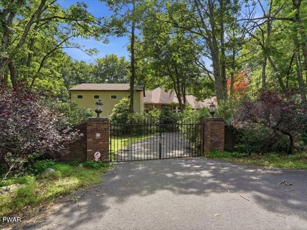 144 Ladderback Lane, Cresco, PA 18326