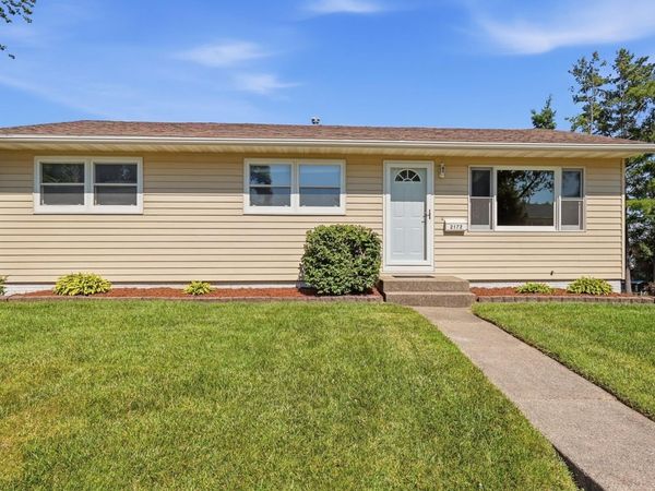 2172 Saint John Drive, Dubuque, IA 52002