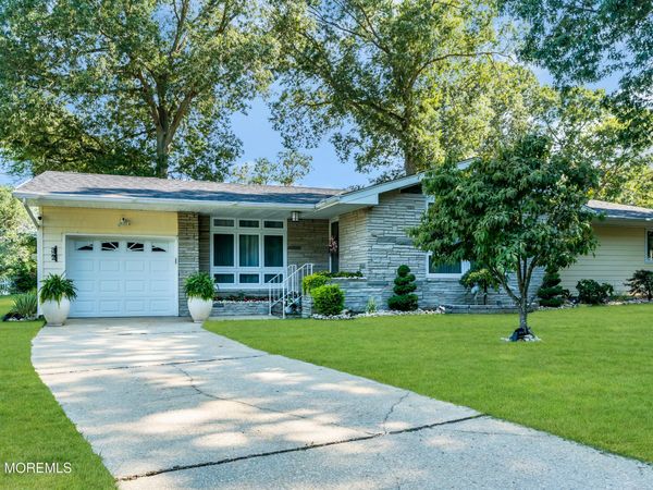 322 Riverside Drive, Berkeley, NJ 08721