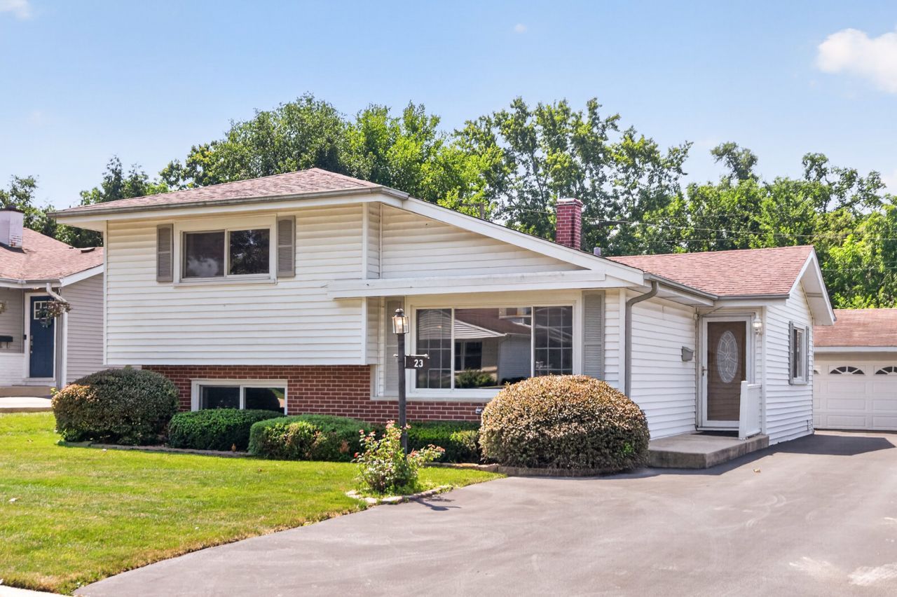 23 W Prairie Avenue, Lombard, IL 60148
