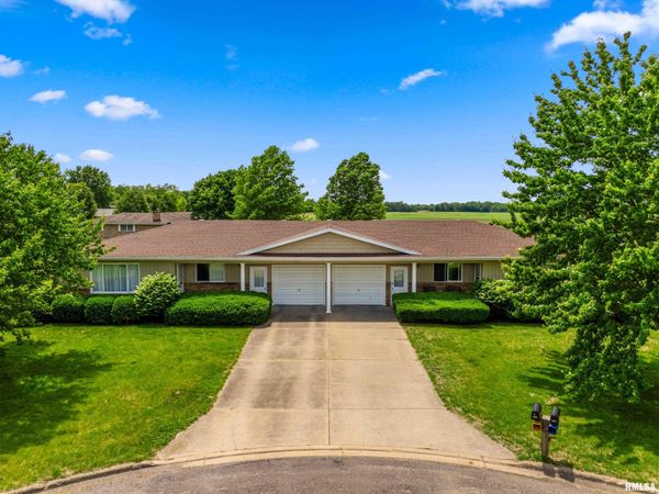 108-110 Nina Court, Pekin, IL 61554