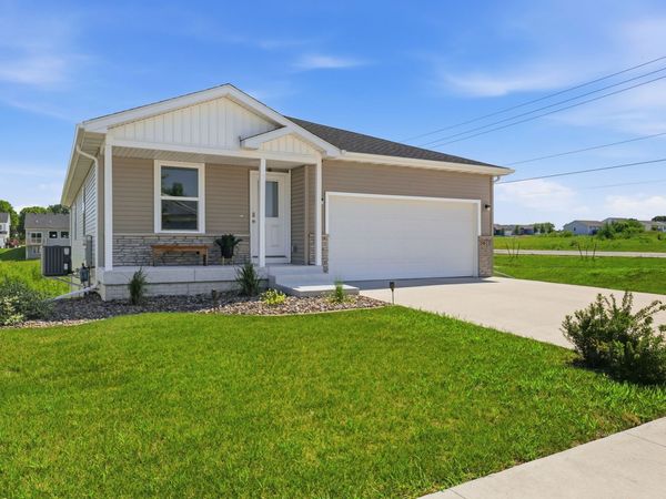 5613 Brook View Avenue, Des Moines, IA 50317