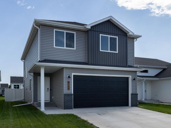 6754 71st Avenue S, Horace, ND 58047