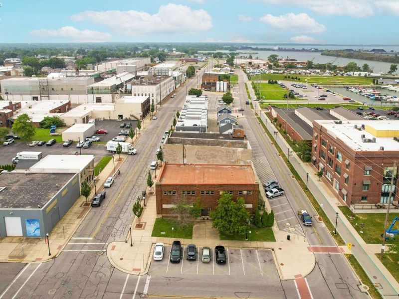 301 W Water Street, Sandusky, OH 44870 Photo 3