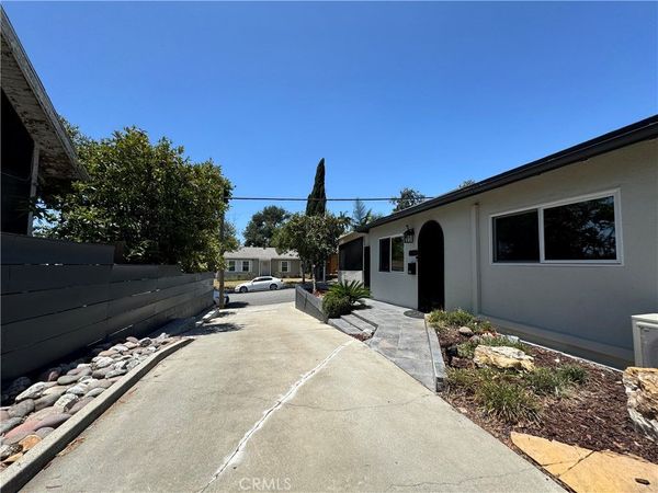 2022 Dawson Avenue , Signal Hill, CA 90755