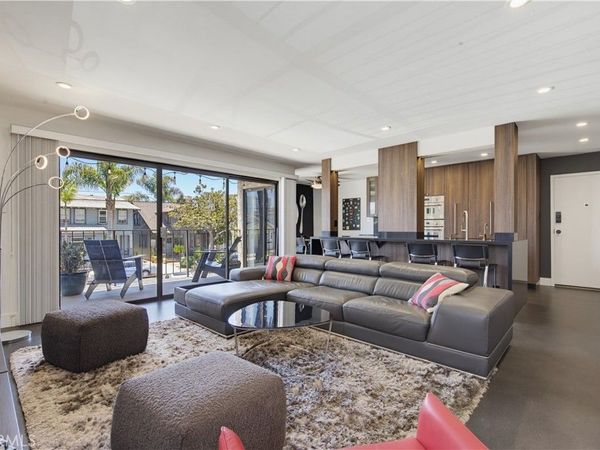 1525 E Appleton Street, Unit 201, Long Beach, CA 90802