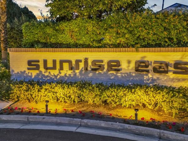 2425 Silver Oak Circle, Palm Springs, CA 92264