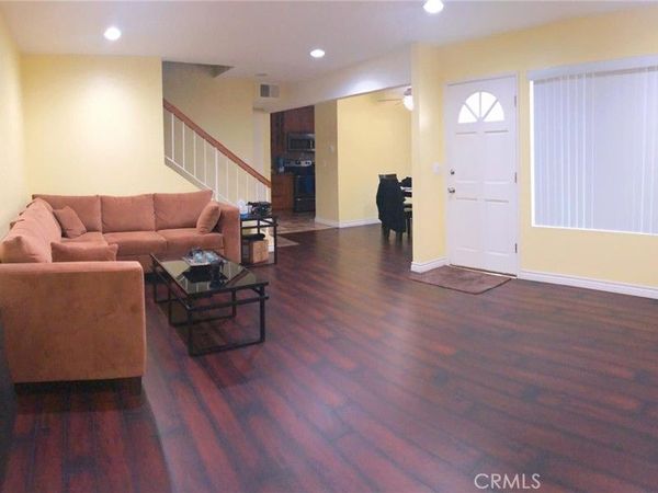 18526 Mayall, Unit I, Northridge, CA 91324