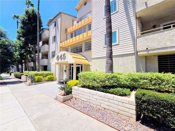 645 Chestnut Avenue, Unit 215, Long Beach, CA 90802