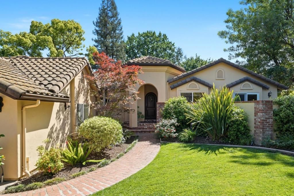17660 Vineland Avenue , Monte Sereno, CA 95030 Main Photo