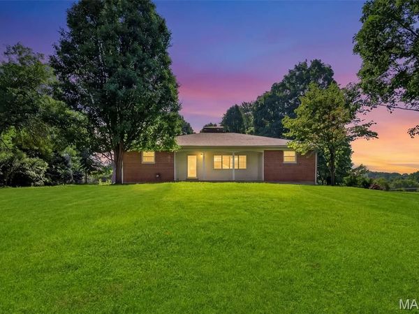 3278 Taylor Avenue, Bridgeton, MO 63044
