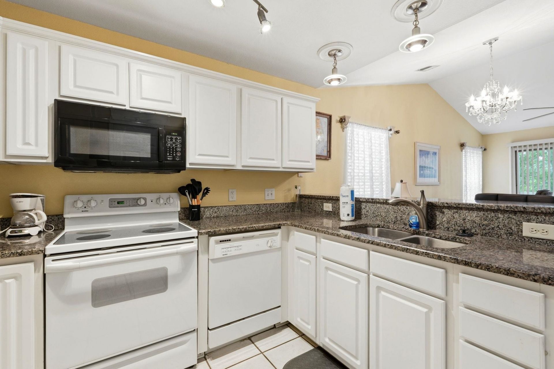 398 Blue Stem Dr. Photo 17