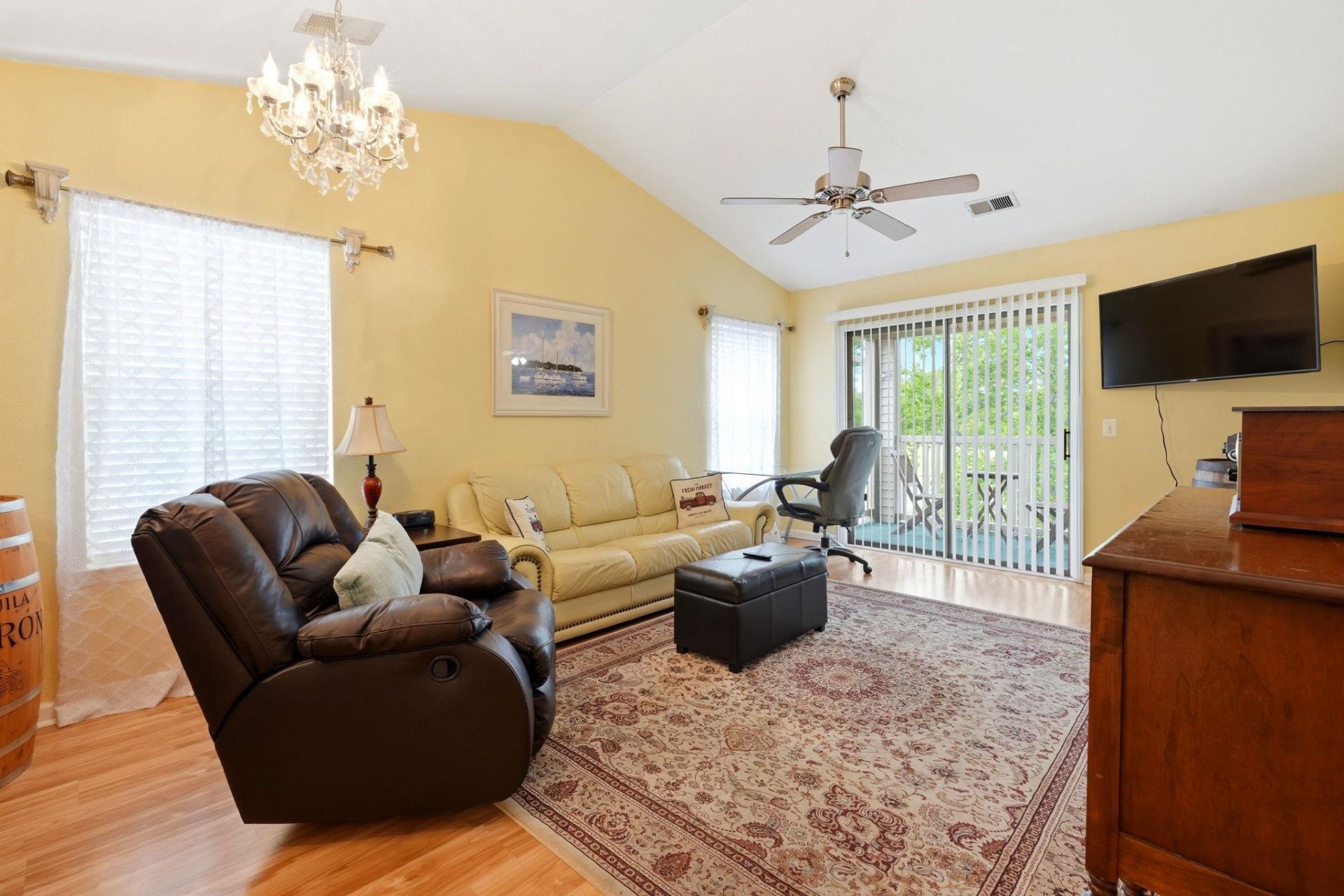 398 Blue Stem Dr. Photo 6