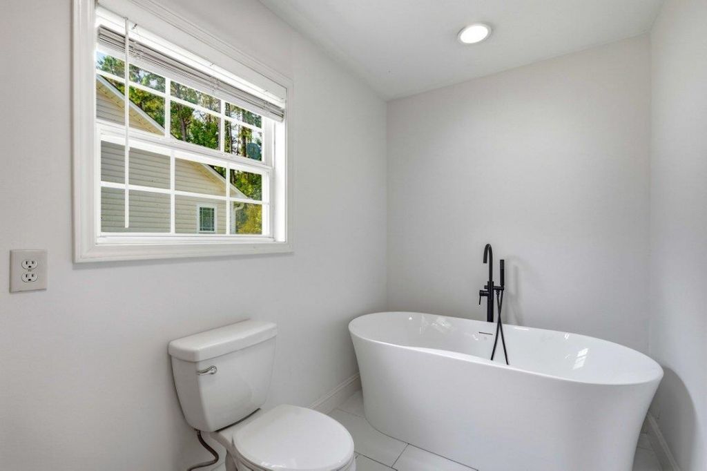 312 Ingonish Ct. Photo 14