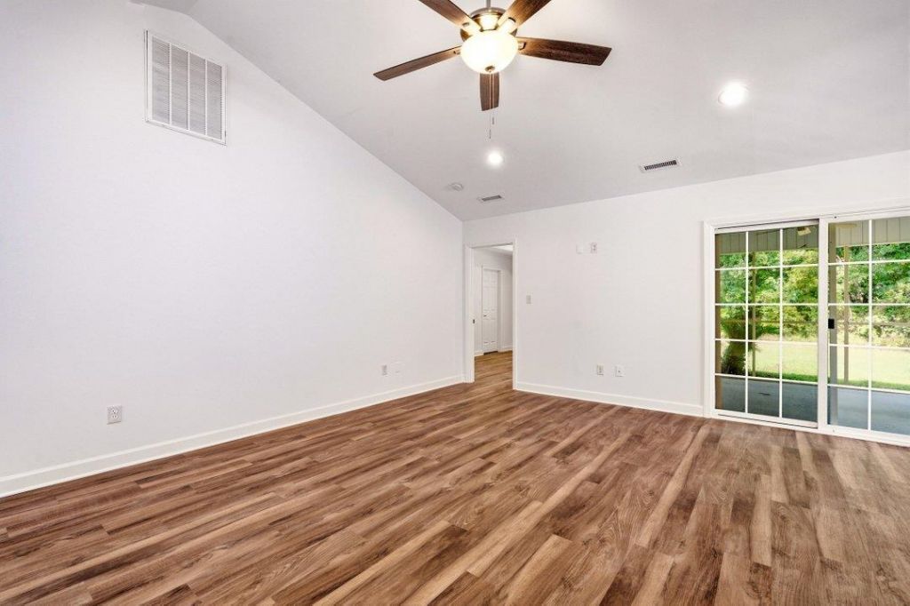 312 Ingonish Ct. Photo 4