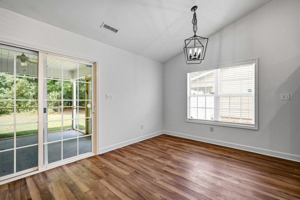 312 Ingonish Ct. Photo 5