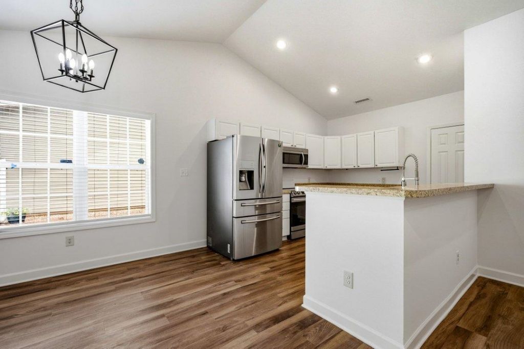 312 Ingonish Ct. Photo 6