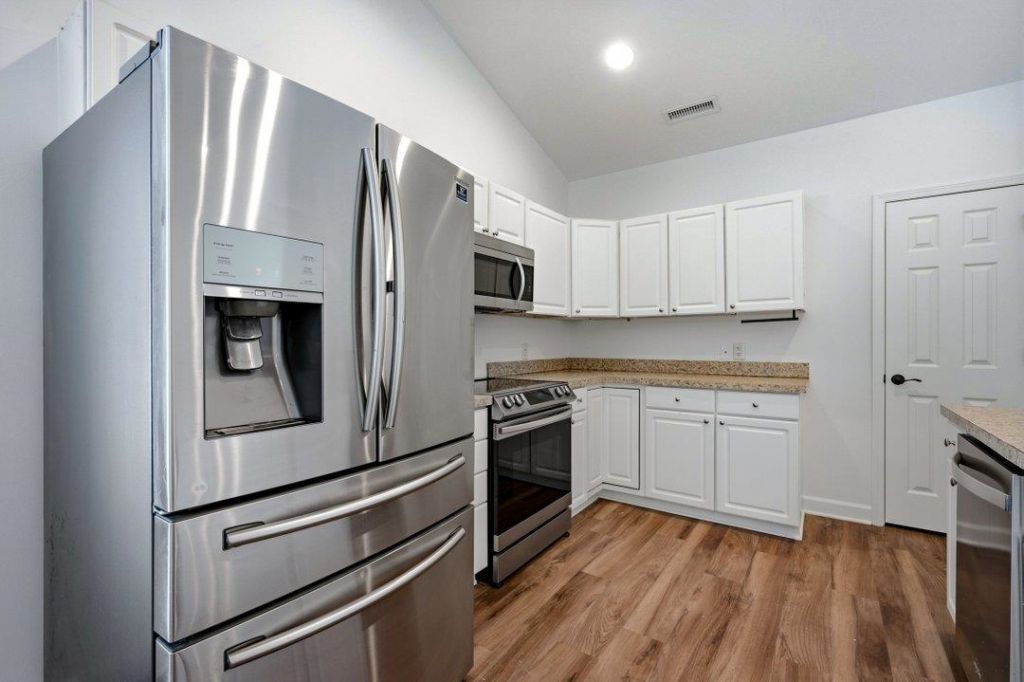 312 Ingonish Ct. Photo 7