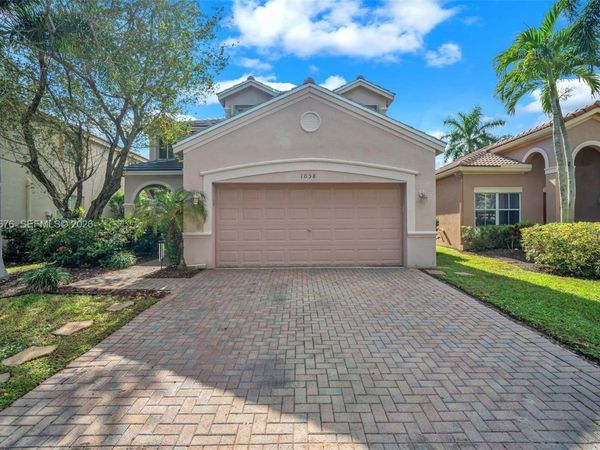 1058 Tupelo Way , Weston, FL 33327