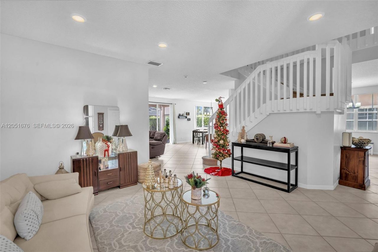 1058 Tupelo Way , Weston, FL 33327 Photo