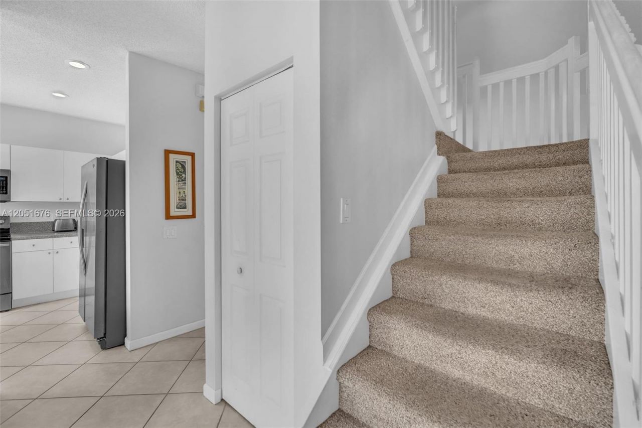 1058 Tupelo Way , Weston, FL 33327 Photo
