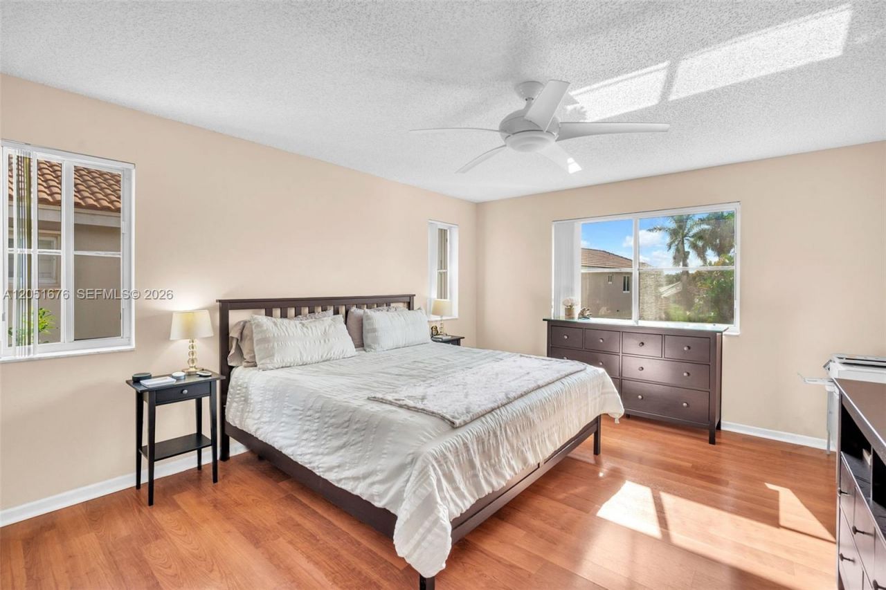 1058 Tupelo Way , Weston, FL 33327 Photo