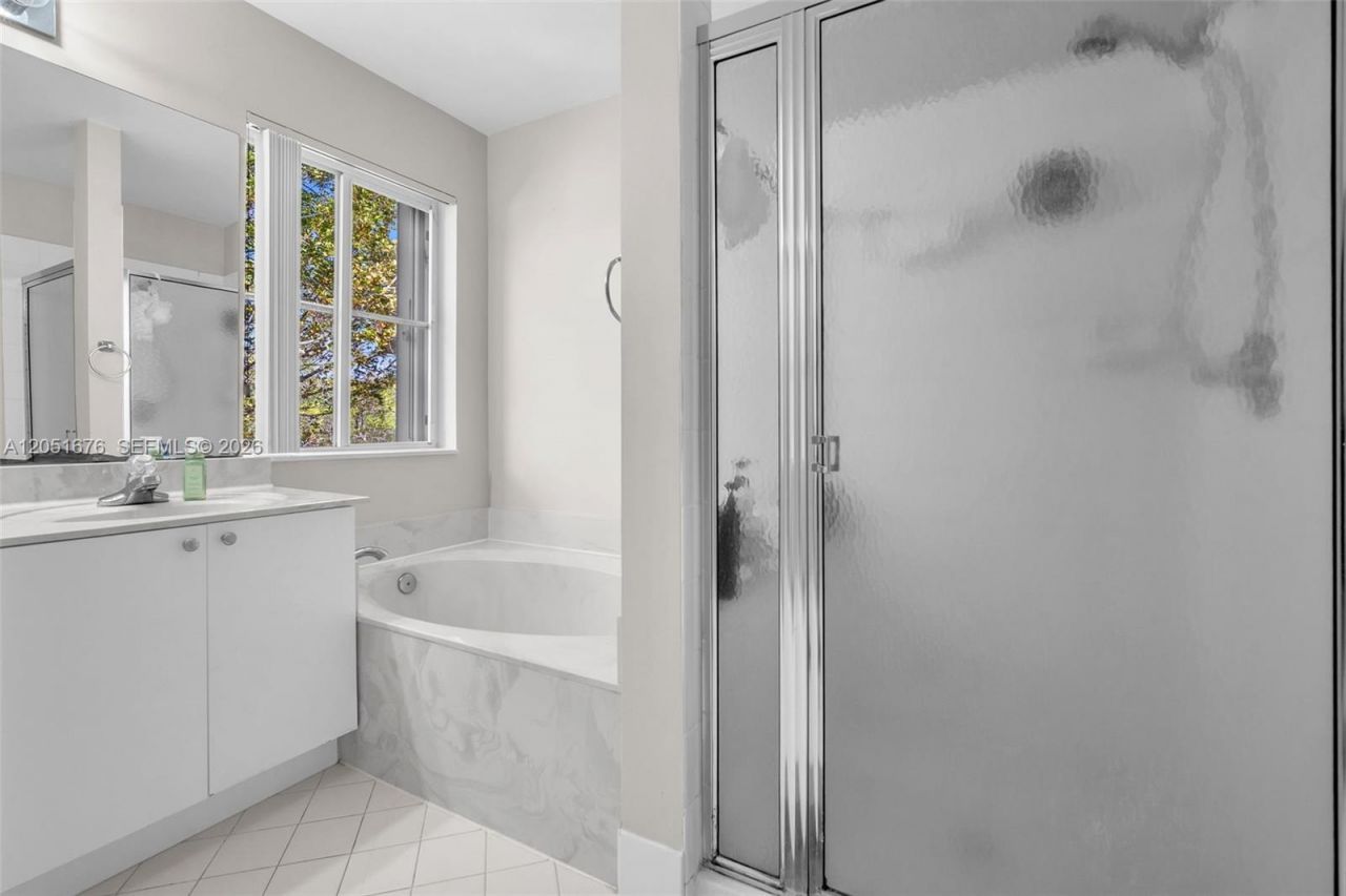 1058 Tupelo Way , Weston, FL 33327 Photo