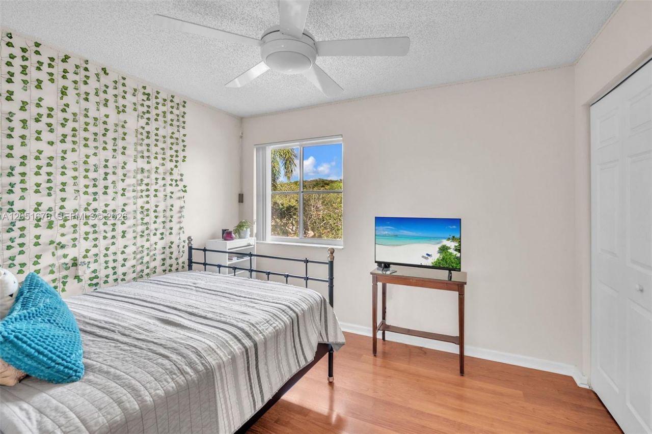 1058 Tupelo Way , Weston, FL 33327 Photo