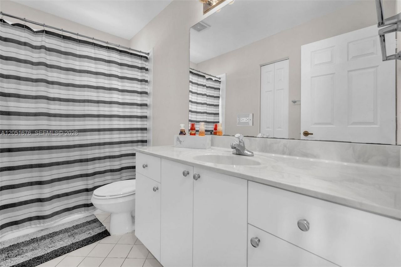 1058 Tupelo Way , Weston, FL 33327 Photo