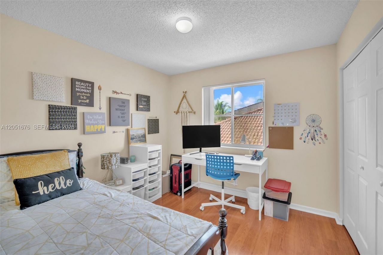 1058 Tupelo Way , Weston, FL 33327 Photo
