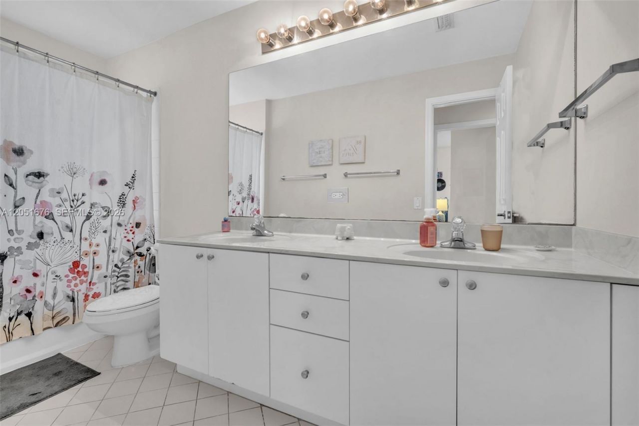 1058 Tupelo Way , Weston, FL 33327 Photo